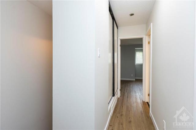 1574 Feather Lane, Townhouse with 3 bedrooms, 2 bathrooms and 1 parking in Ottawa ON | Image 20