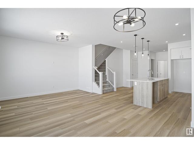 9521 Carson Bn Sw, House detached with 3 bedrooms, 2 bathrooms and null parking in Edmonton AB | Image 6