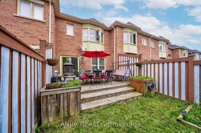 8 Expedition Cres, House attached with 3 bedrooms, 3 bathrooms and 2 parking in Whitchurch Stouffville ON | Image 35