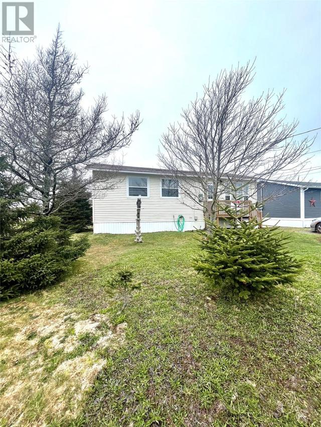 6 Bennett Pl, House detached with 3 bedrooms, 1 bathrooms and null parking in Fortune NL | Image 2