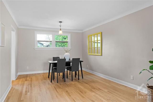 2160 Benjamin Ave, House detached with 3 bedrooms, 2 bathrooms and 2 parking in Ottawa ON | Image 5