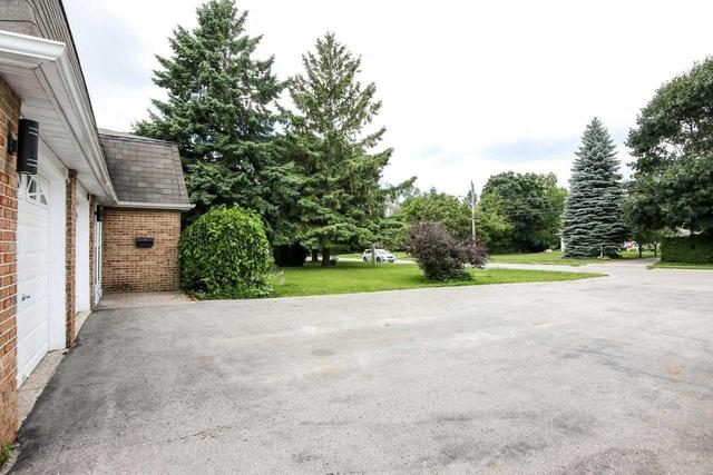 1022 Janette St, House detached with 3 bedrooms, 3 bathrooms and 8 parking in Newmarket ON | Image 38