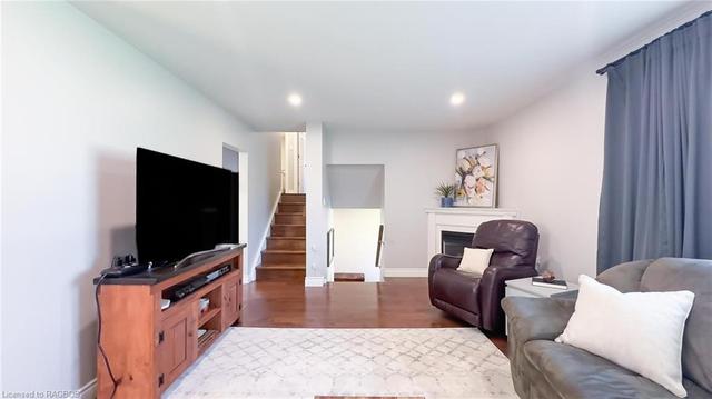375 4th Ave, House detached with 3 bedrooms, 1 bathrooms and 4 parking in Hanover ON | Image 11