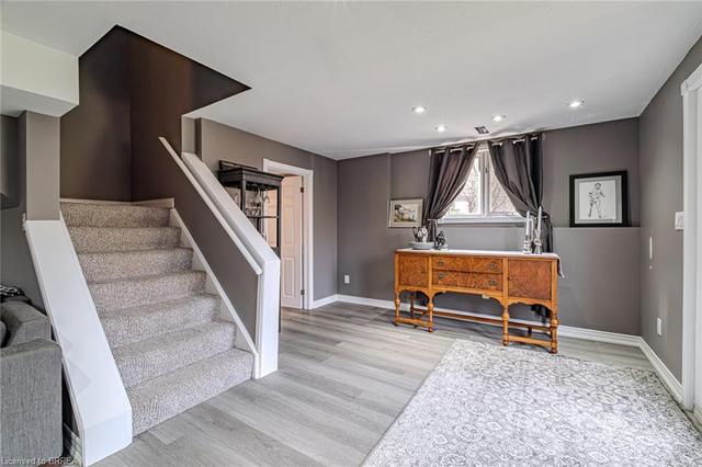 28 Macbride Crt, House detached with 4 bedrooms, 3 bathrooms and 4 parking in Brantford ON | Image 26