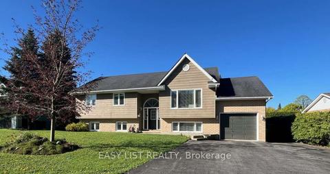 10 Armstrong Cres, Grey Highlands, ON, N0C1H0 | Card Image