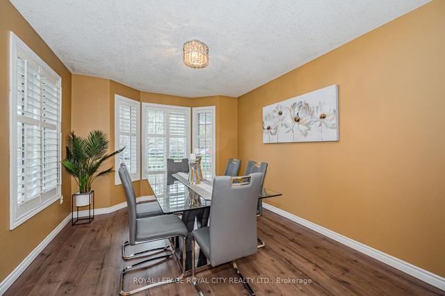 18 Carrington Pl, House detached with 3 bedrooms, 4 bathrooms and 5 parking in Guelph ON | Image 6