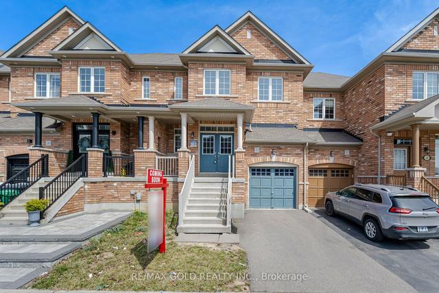 31 Yellow Sorrel Rd, House attached with 3 bedrooms, 3 bathrooms and 2 parking in Brampton ON | Image 1