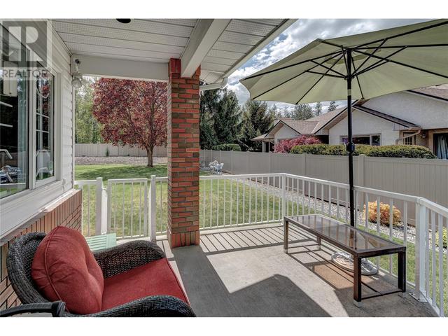 114 - 1885 Parkview Cres, House attached with 3 bedrooms, 2 bathrooms and 4 parking in Kelowna BC | Image 30