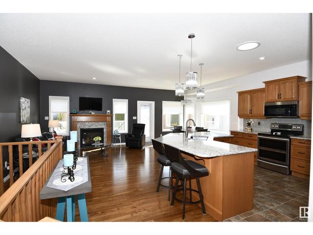 49 Woods Cr, House detached with 3 bedrooms, 3 bathrooms and null parking in Leduc AB | Image 9