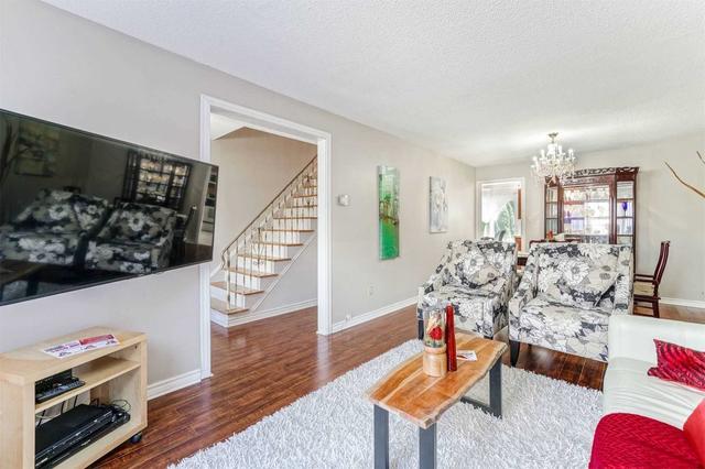 19 White Ave, House detached with 3 bedrooms, 2 bathrooms and 3 parking in Toronto ON | Image 16