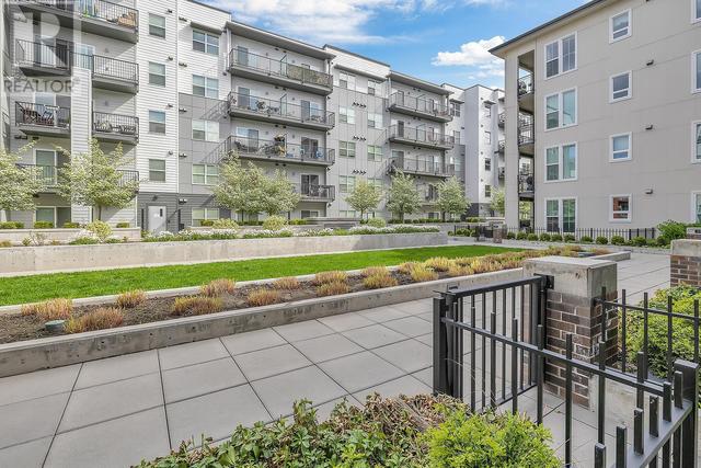 111 - 1775 Chapman Pl, Condo with 2 bedrooms, 1 bathrooms and 1 parking in Kelowna BC | Image 34