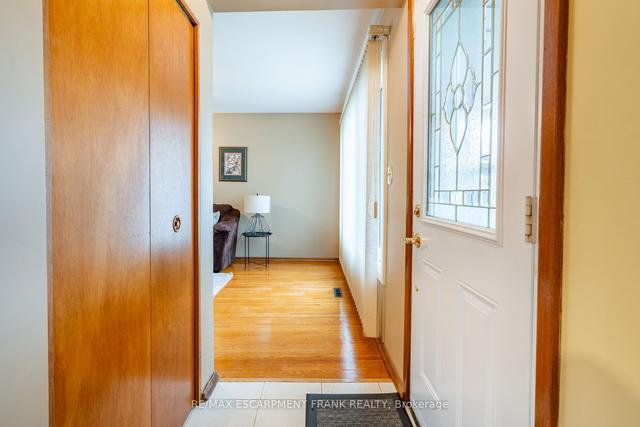 888 Upper Ottawa St, House detached with 2 bedrooms, 2 bathrooms and 5 parking in Hamilton ON | Image 38