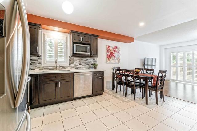 363 Krotone Cres, House semidetached with 3 bedrooms, 3 bathrooms and 4 parking in Mississauga ON | Image 4