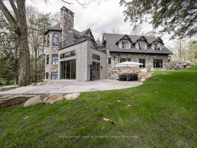 1356 Stephens Bay Rd, House detached with 4 bedrooms, 4 bathrooms and 11 parking in Bracebridge ON | Image 1