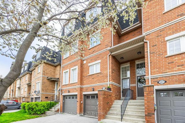 203 - 435 Hensall Cir, Townhouse with 3 bedrooms, 3 bathrooms and 2 parking in Mississauga ON | Image 27