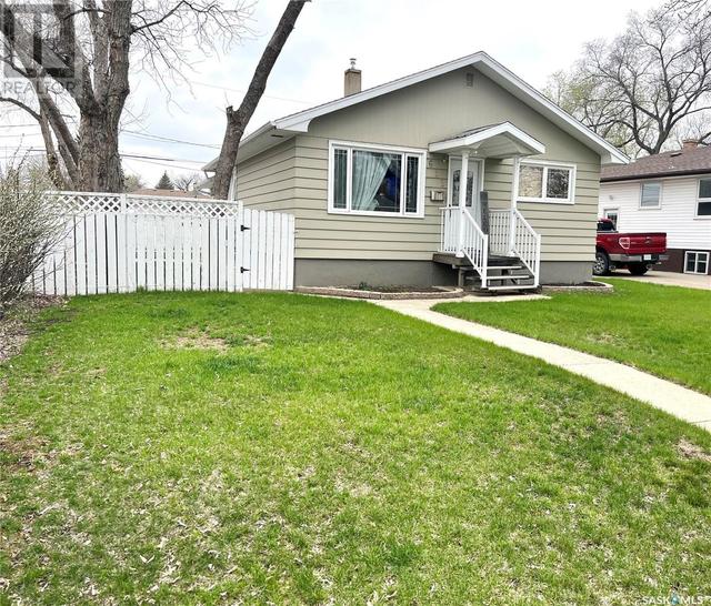 612 4th Ave Nw, House detached with 4 bedrooms, 2 bathrooms and null parking in Swift Current SK | Image 35