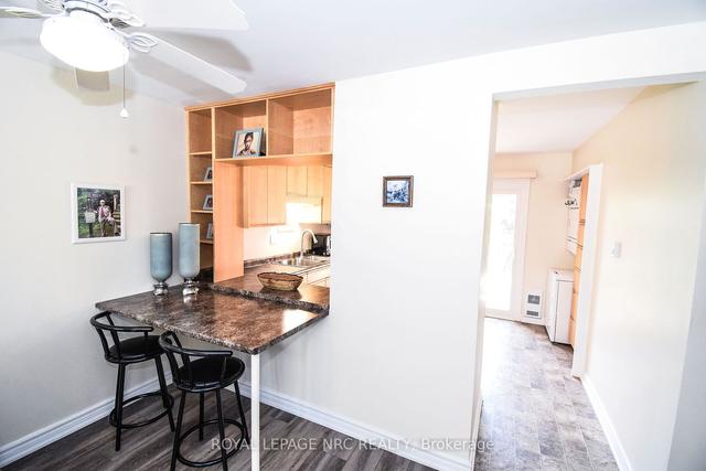 4 - 23 Nova Cres, Condo with 2 bedrooms, 1 bathrooms and 1 parking in Welland ON | Image 3