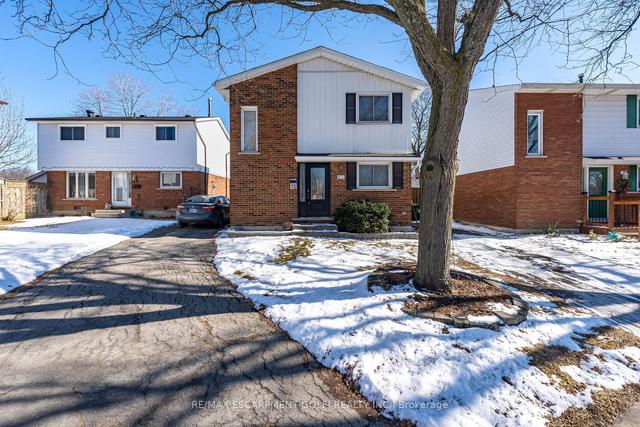 63 Bacall Cres, House detached with 3 bedrooms, 2 bathrooms and 2 parking in Hamilton ON | Image 1