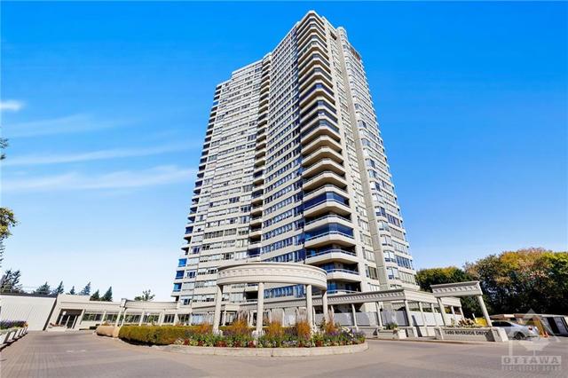 1406 - 1480 Riverside Dr, Condo with 3 bedrooms, 2 bathrooms and 1 parking in Ottawa ON | Image 1