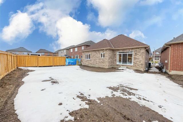 23 Lonetto St, House detached with 3 bedrooms, 4 bathrooms and 6 parking in Whitby ON | Image 19