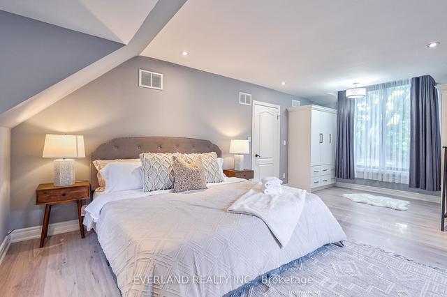 28 Gibson Ave, House detached with 3 bedrooms, 3 bathrooms and 6 parking in Toronto ON | Image 2