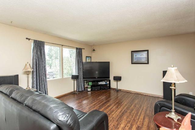 47 Horn Crescent, House detached with 4 bedrooms, 2 bathrooms and 4 parking in Red Deer AB | Image 4