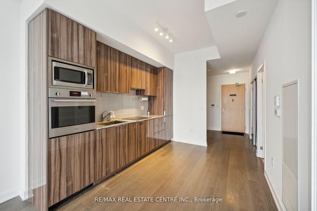 6009 - 11 Wellesley St W, Condo with 1 bedrooms, 1 bathrooms and 1 parking in Toronto ON | Image 5