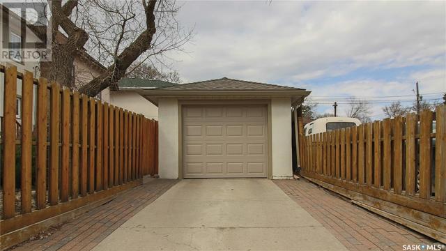 75 Connaught Crescent, House detached with 3 bedrooms, 2 bathrooms and null parking in Regina SK | Image 41