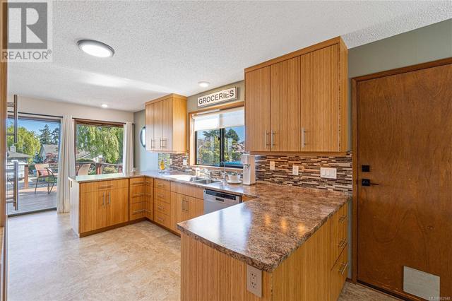 6021 Icarus Dr, House detached with 3 bedrooms, 2 bathrooms and 4 parking in Nanaimo BC | Image 7