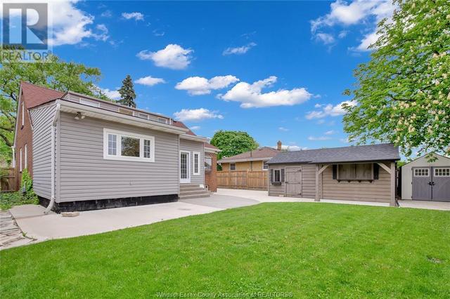 4345 Pleasant Pl, House detached with 3 bedrooms, 2 bathrooms and null parking in Windsor ON | Image 40