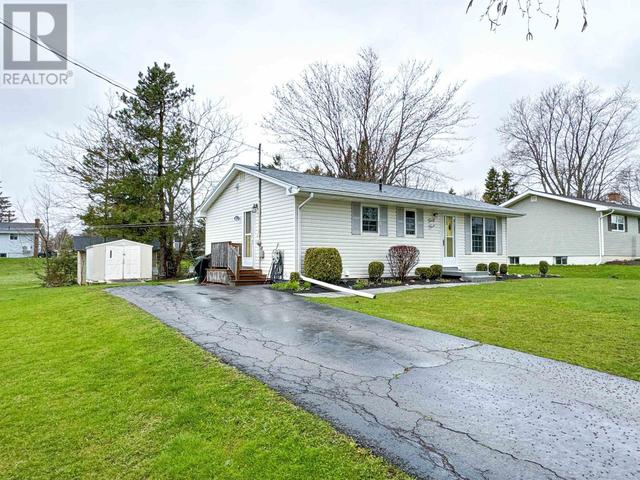 33 Bonavista Dr, House detached with 3 bedrooms, 1 bathrooms and null parking in Cornwall PE | Image 5
