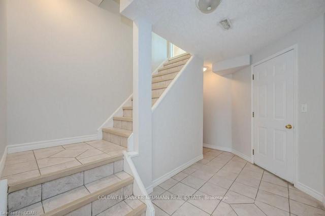 2 Porter Dr, House detached with 3 bedrooms, 4 bathrooms and 4 parking in Guelph ON | Image 21