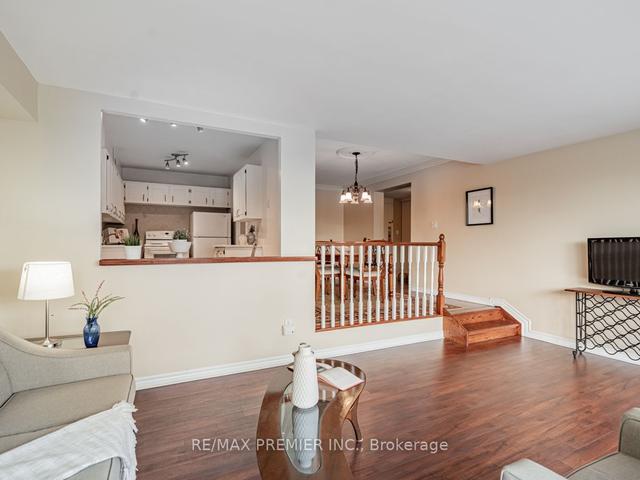 301 - 270 Scarlett Rd, Condo with 2 bedrooms, 2 bathrooms and 1 parking in Toronto ON | Image 26