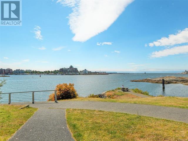 210 - 916 Lyall St, Condo with 1 bedrooms, 1 bathrooms and 1 parking in Esquimalt BC | Image 29