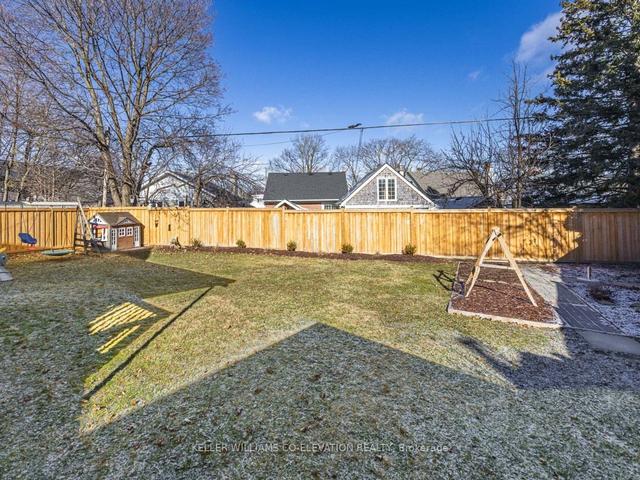 15 Tofield Cres, House detached with 3 bedrooms, 2 bathrooms and 3 parking in Toronto ON | Image 24