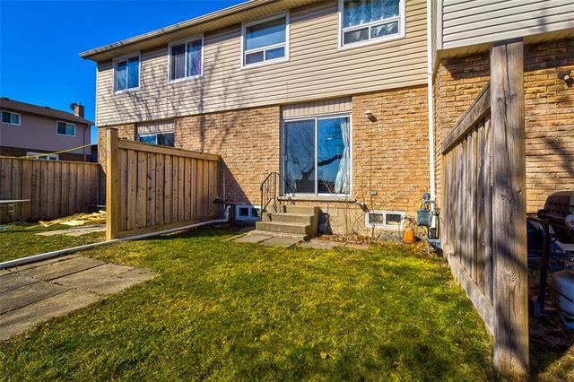 27 - 262 Kenora Ave, House attached with 3 bedrooms, 1 bathrooms and 1 parking in Hamilton ON | Image 5