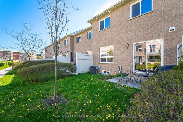 5 - 460 Woodmount Dr, Townhouse with 3 bedrooms, 3 bathrooms and 2 parking in Oshawa ON | Image 32