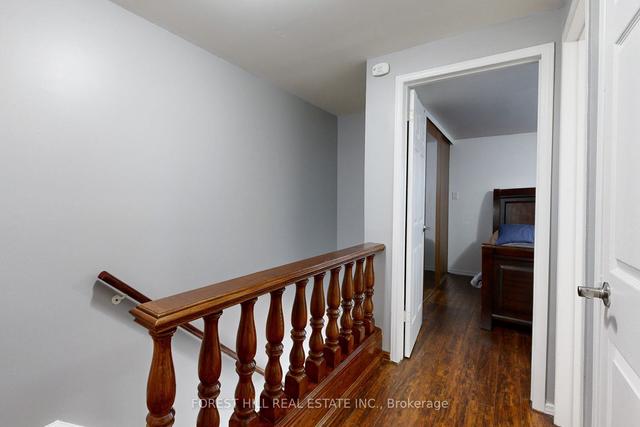 18 Carleton Pl, Townhouse with 3 bedrooms, 2 bathrooms and 2 parking in Brampton ON | Image 9