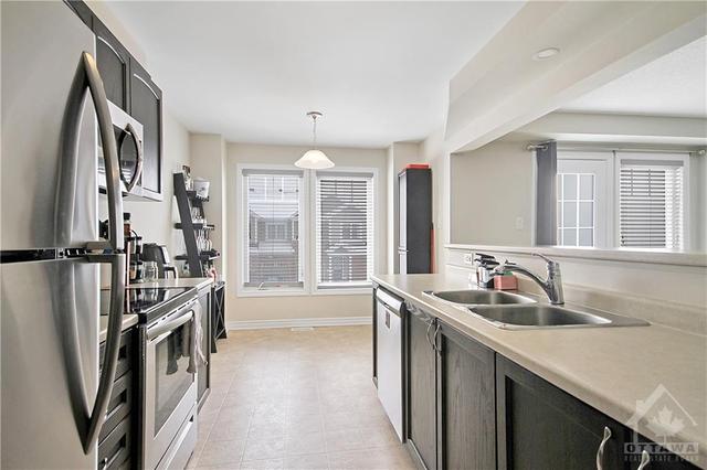 711 Juneberry Lane, Townhouse with 3 bedrooms, 2 bathrooms and 2 parking in Ottawa ON | Image 14