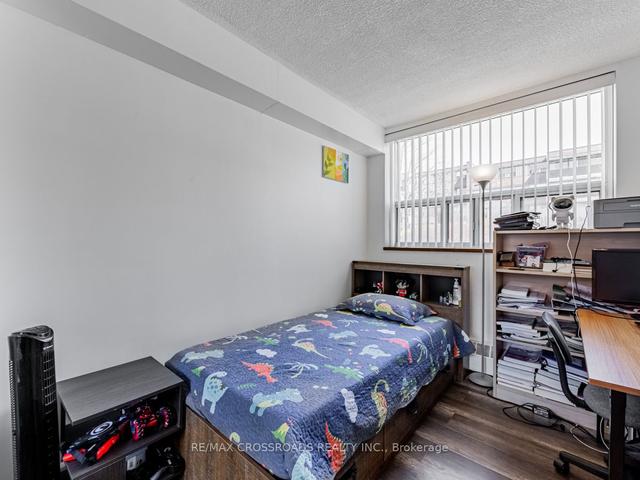 111 - 20 Sunrise Ave, Condo with 3 bedrooms, 2 bathrooms and 1 parking in Toronto ON | Image 9