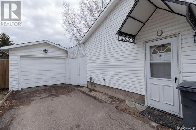 320 Simon Fraser Cres, House detached with 2 bedrooms, 1 bathrooms and null parking in Saskatoon SK | Image 43