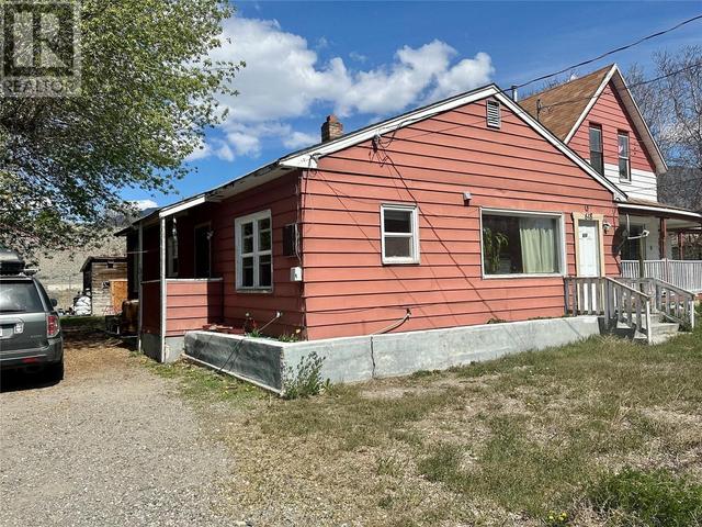 618 6th Ave, House detached with 3 bedrooms, 1 bathrooms and null parking in Keremeos BC | Image 2