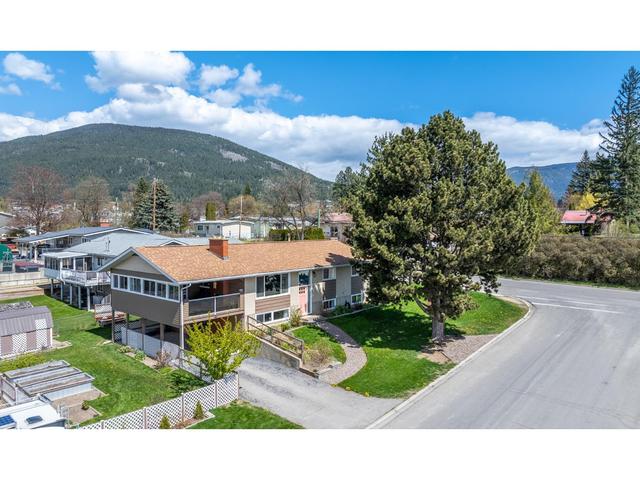 1018 Birch Street, House detached with 5 bedrooms, 3 bathrooms and null parking in Creston BC | Image 58