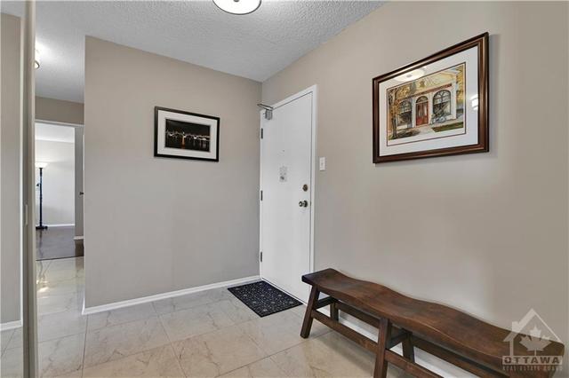 1105 - 1285 Cahill Dr, Condo with 3 bedrooms, 2 bathrooms and 2 parking in Ottawa ON | Image 2