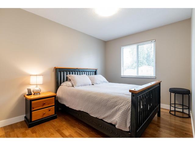 20548 95a Ave, House detached with 3 bedrooms, 3 bathrooms and 6 parking in Langley BC | Image 23