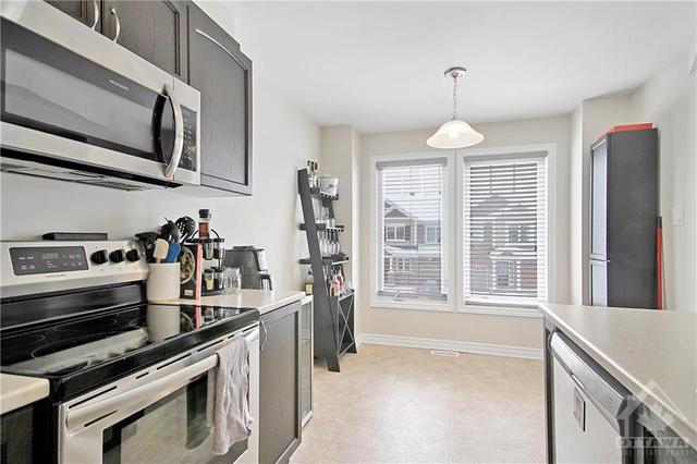 711 Juneberry Lane, Townhouse with 3 bedrooms, 2 bathrooms and 2 parking in Ottawa ON | Image 15