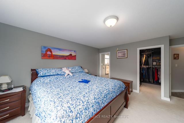 74 Seline Cres, House detached with 3 bedrooms, 3 bathrooms and 6 parking in Barrie ON | Image 2