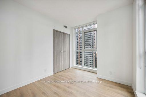3907 - 38 Widmer St, Condo with 2 bedrooms, 2 bathrooms and 0 parking in Toronto ON | Image 6
