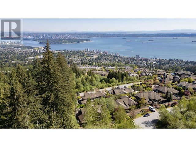 2307 Kadlec Crt, House detached with 0 bedrooms, 0 bathrooms and null parking in West Vancouver BC | Image 10