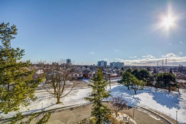 506 - 44 Longbourne Dr, Condo with 1 bedrooms, 1 bathrooms and 1 parking in Toronto ON | Image 4